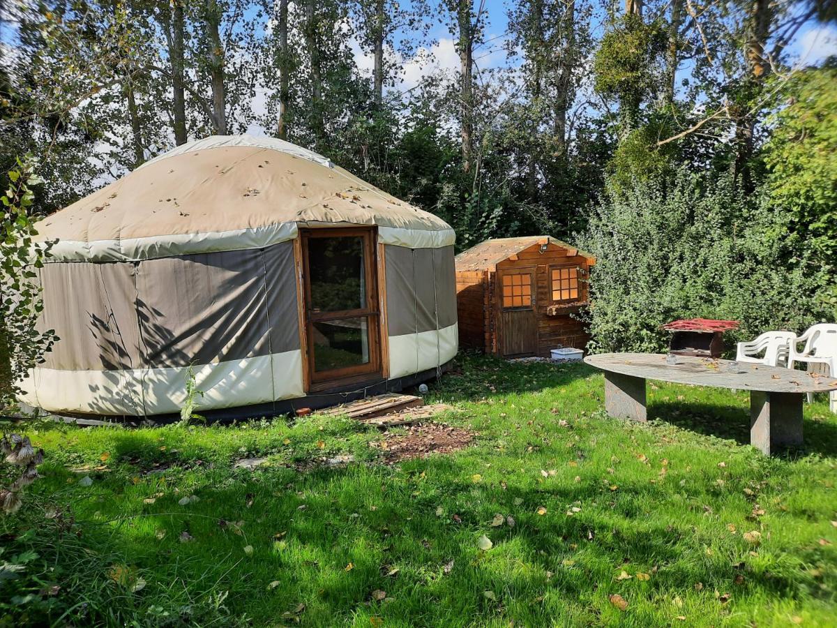 La Yourte Au Fonds Du Jardin Xhoris Exterior foto